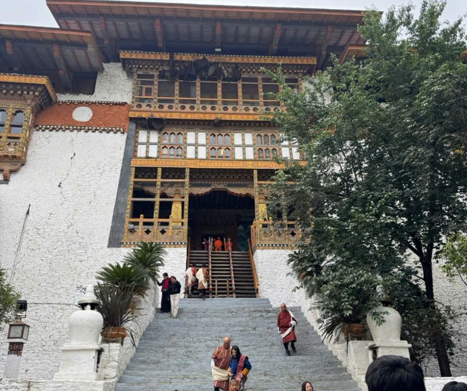 Khám Phá Những Dzong Cổ Kính