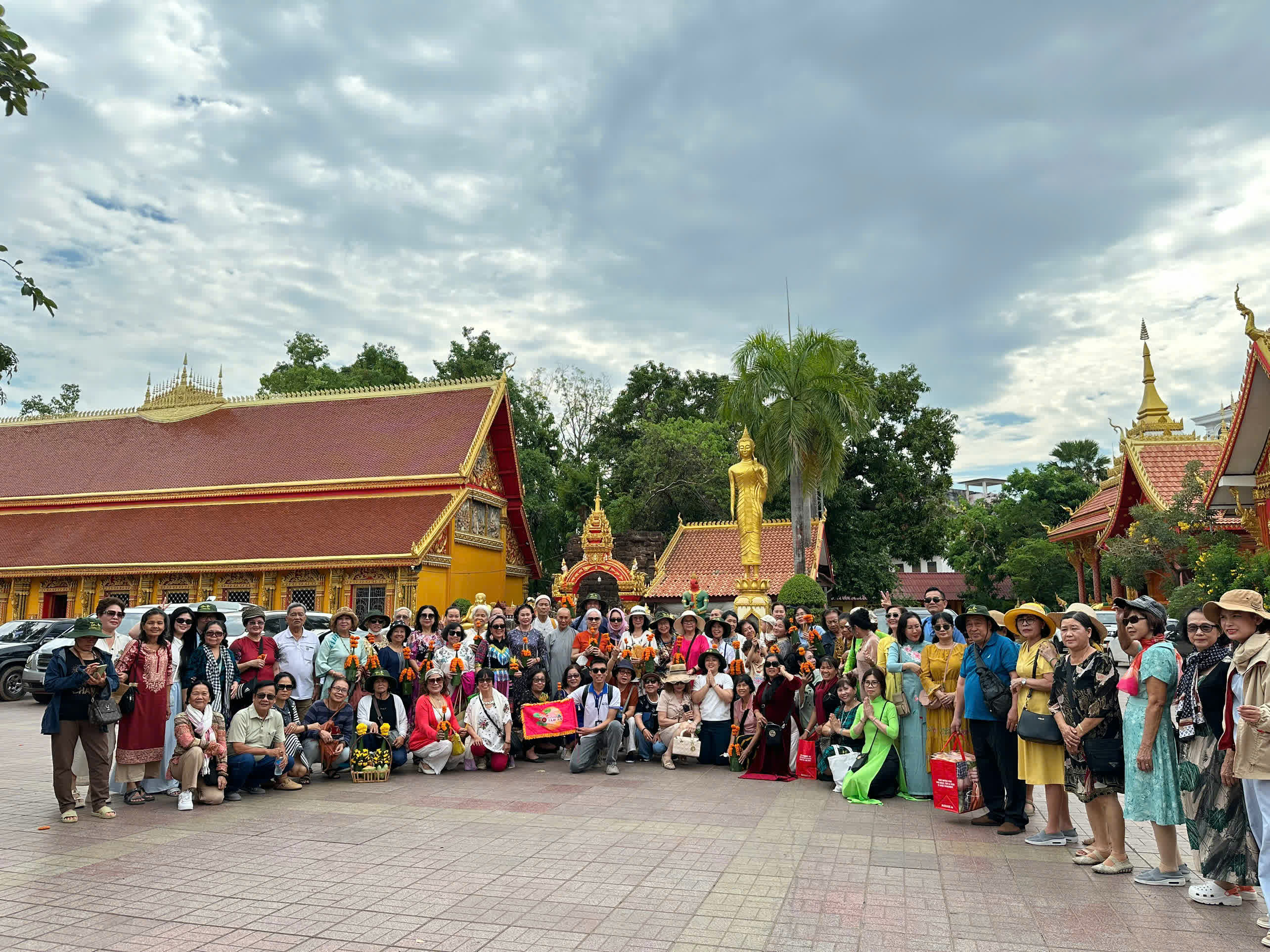 Ngày 1 - Vientiane