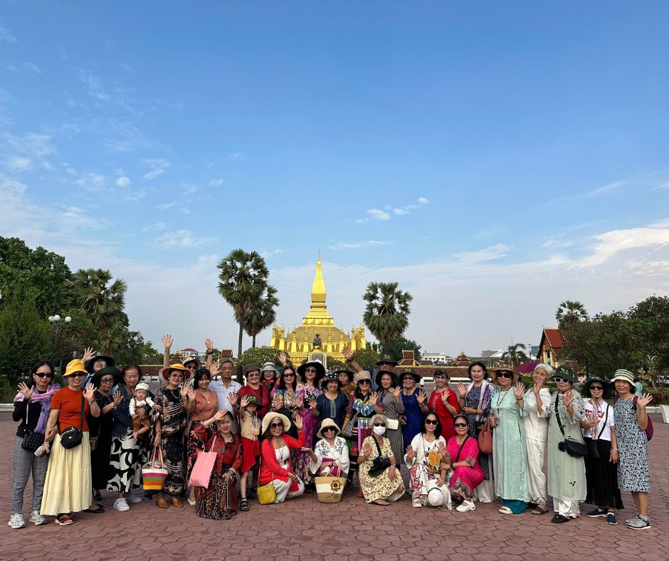 Chiêm bái Pha That Luang